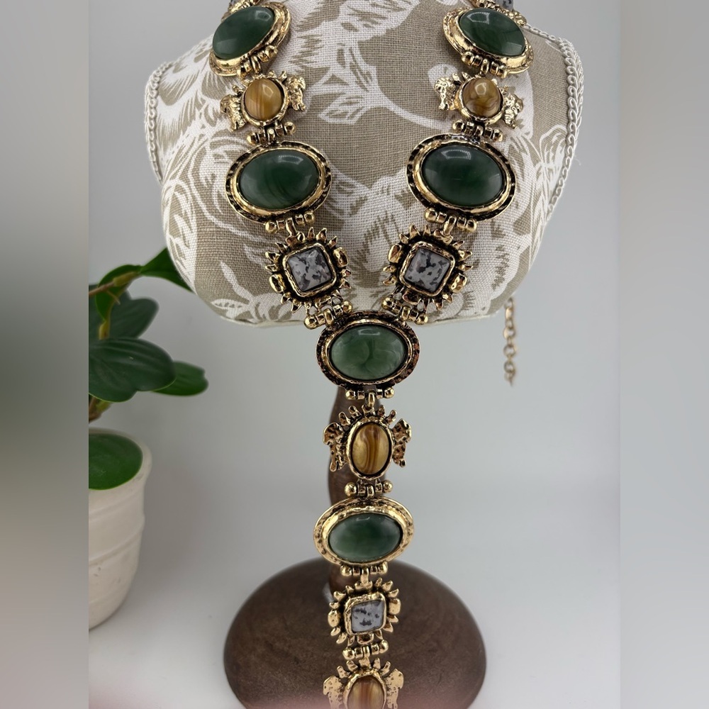 Gold Green Gemstone Statement Necklace – Vintage Style - Picture 10 of 12